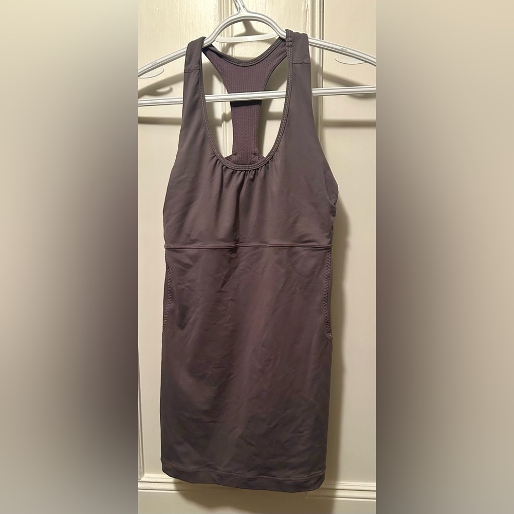 Lululemon tank with built in bra. Size ?6.